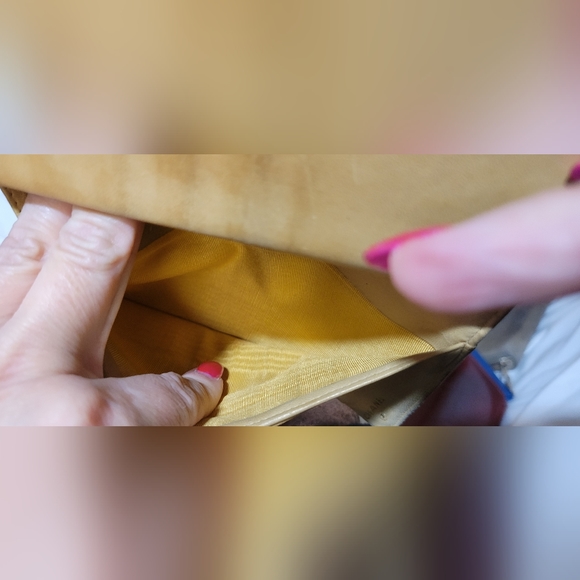 Vintage (2000-2002) Authentic Chanel CC Tan Caviar Leather Bifold Snap Wallet - Picture 4 of 16